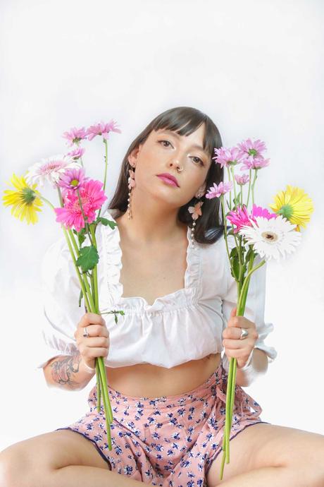 «Florecer» es el primer álbum de la chilena Paulina Camus 386ce4a8-2a91-f6ff-692d-b3d39c07b26b