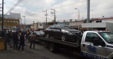 Taxistas obligan a la SCT a poner reten contra “Ubers” en Muñoz