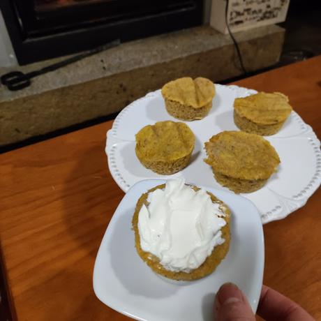 KETO PUMPKIN PIE MUG CAKE