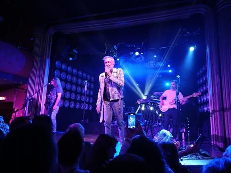 BLOGSSIPGIRL PRESENTA: RAFA SÁNCHEZ (LA UNIÓN), LA ELEGANCIA DE UNA VOZ CÁLIDA Y PROFUNDA.