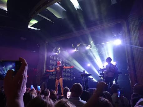 BLOGSSIPGIRL PRESENTA: RAFA SÁNCHEZ (LA UNIÓN), LA ELEGANCIA DE UNA VOZ CÁLIDA Y PROFUNDA.