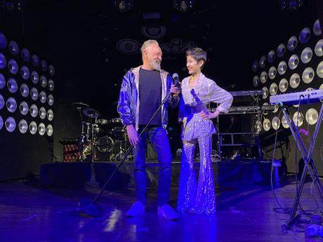 BLOGSSIPGIRL PRESENTA: RAFA SÁNCHEZ (LA UNIÓN), LA ELEGANCIA DE UNA VOZ CÁLIDA Y PROFUNDA.