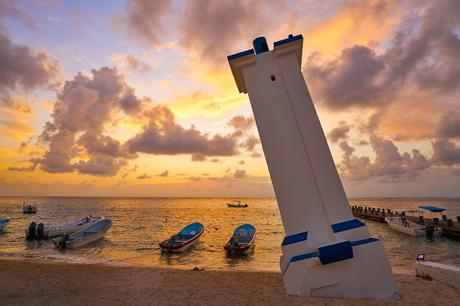 faro puerto morelos