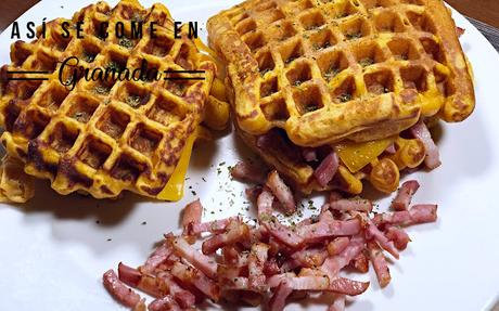 Gofres de boniato con bacon ahumado y cheddar Gofres de boniato con bacon ahumado y cheddar