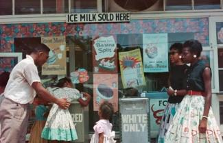 Rosa-Parks-Una-mujer-valiente-El-viento-no-nos-llevó Rosa-Parks-Una-mujer-valiente-El-viento-no-nos-llevó