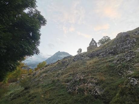 Peña Ubiña, Ubiña pequeña, Peña Cerreo, desde Torrebarrio