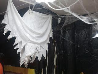 DECORAMOS EL COLE DE HALLOWEEN