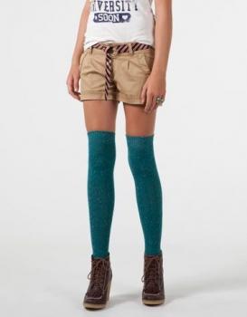 Los calcetines altos salen a la calle esta temporada