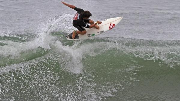 Kolohe Andino gana el Quiksilver Brasil Open of Surfing 2011