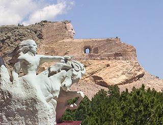 La montaña Rushmore y el Crazy Horse Memorial