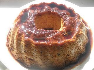 Flan casero de huevo con miel y piñones