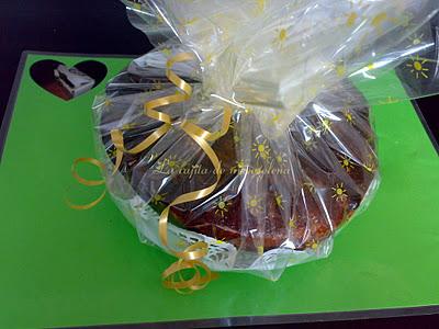 Brioche de plátano y nueces con fideos de chocolate