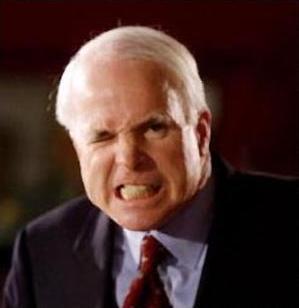 John McCain anuncia desplazamiento de la atención bélica hacia Siria