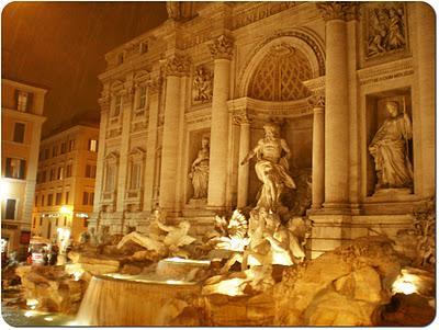 Fontana di Trevi: entre calles y leyendas [Roma]