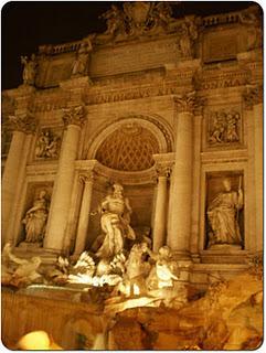 Fontana di Trevi: entre calles y leyendas [Roma]