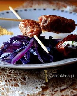 Kefta sobre lombarda al limón y Aguellid relleno
