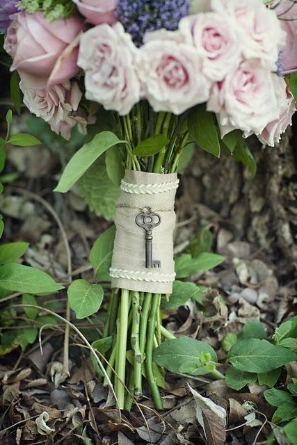 Dos ideas para el atado de tu ramo Dos ideas para el atado de tu ramo