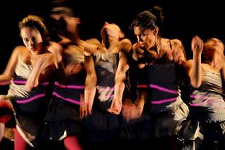 Contradanza estrena La danza de los cisnes, coreografía de Cecilia Appleton