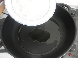 Arroz con daditos de berenjena, pera y pollo