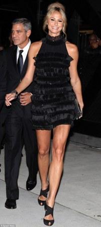 Stacy Keibler, novia de George Clooney, del cuadrilátero a la alfombra roja