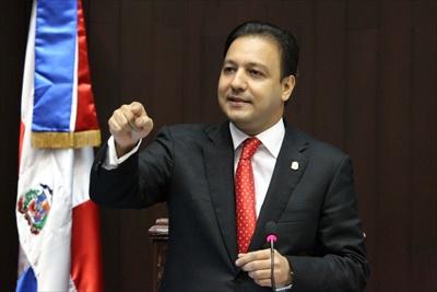 Criticar y destruir   es más fácil que enaltecer y construir