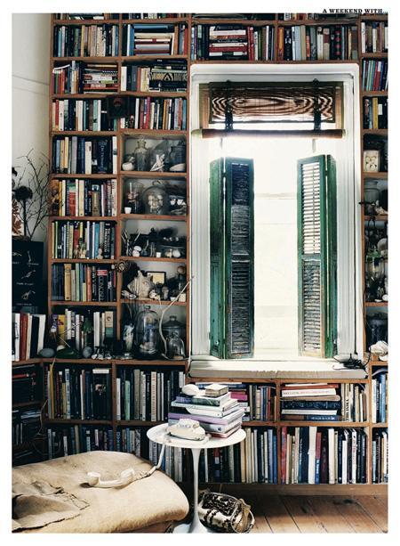 El universo creativo de Sibella Court