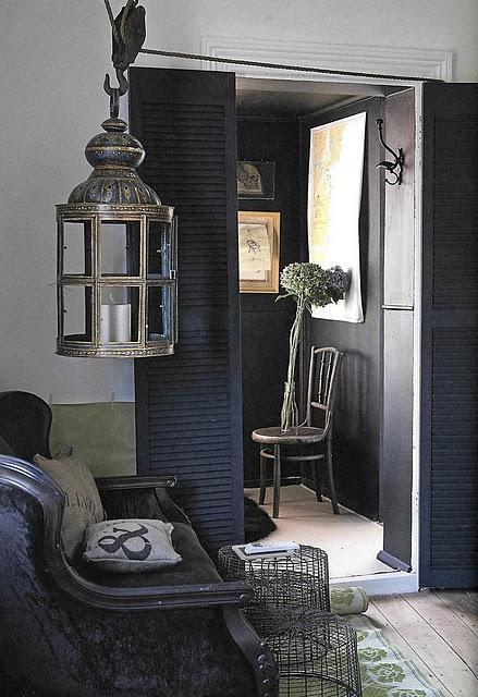 El universo creativo de Sibella Court