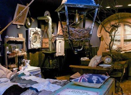 El universo creativo de Sibella Court