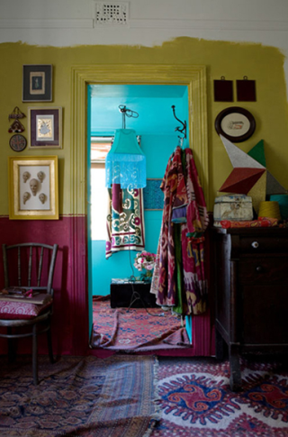 El universo creativo de Sibella Court