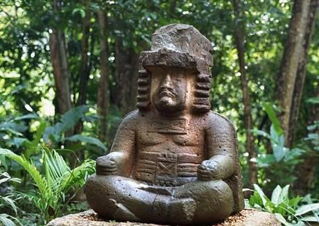 Estatua olmeca