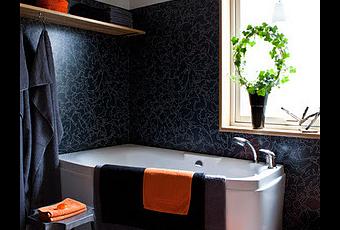 Un baño en negro, gris y naranja - Paperblog