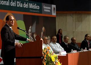 Médicos del IMSS ya cuentan con recursos e insumos para desarrollar mejor su labor: Daniel Karam