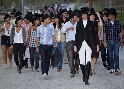 Keep Walking Project by Johnnie Walker Keep Walking Project by Johnnie Walker