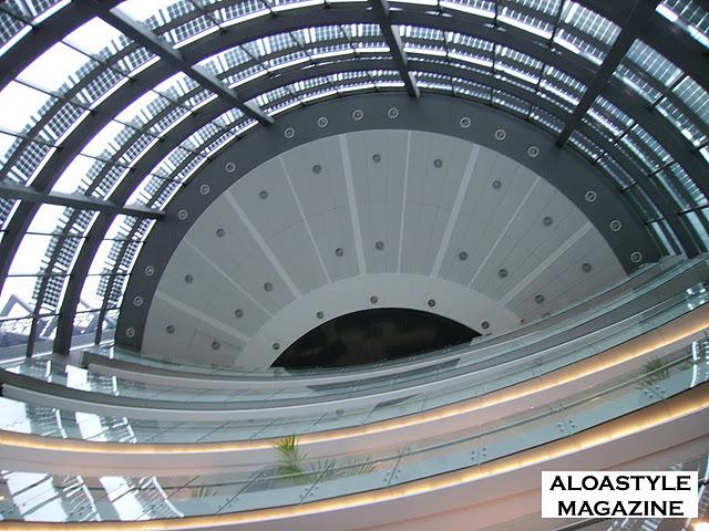 Titania el nuevo edificio de el Corte Inglés, se estrenó esta mañana con los espacios más exclusivos de Europa destinados al Lujo, Lifestyle y Gourmet. (Parte  1)