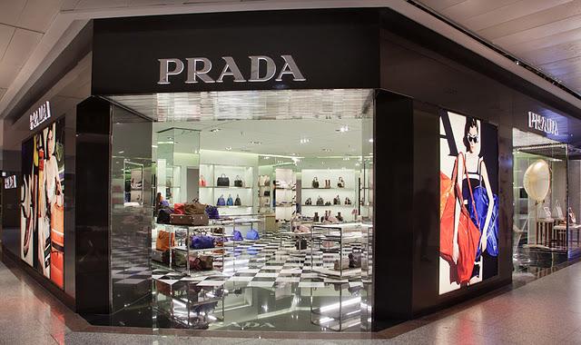 Titania el nuevo edificio de el Corte Inglés, se estrenó esta mañana con los espacios más exclusivos de Europa destinados al Lujo, Lifestyle y Gourmet. (Parte  1)