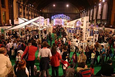 ¿Salgamos?: Feria Internacional del Libro de Santiago.