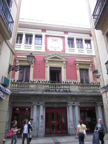 cuervos-San Sebastián 2011-Semana de Terror LLegan los cuervos a San Sebastián. Apunto para dar comienzo la semana más terrorífica.