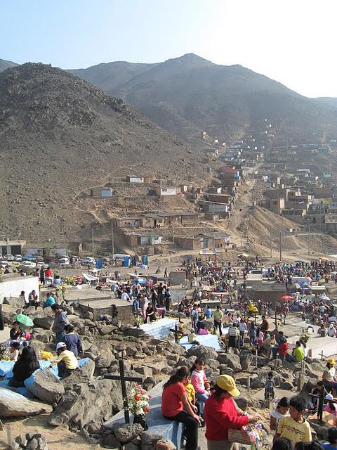 DIA DE LOS MUERTOS EN PERU II : EL CEMENTERIO (1ERA PARTE)