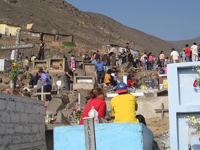 DIA DE LOS MUERTOS EN PERU II : EL CEMENTERIO (1ERA PARTE)