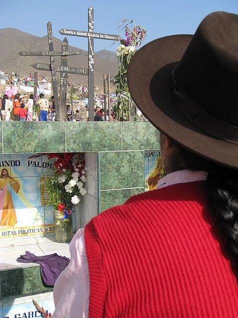 DIA DE LOS MUERTOS EN PERU II : EL CEMENTERIO (1ERA PARTE)