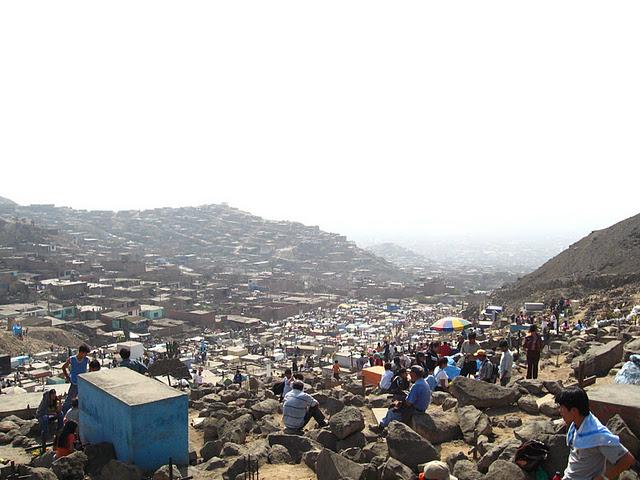 DIA DE LOS MUERTOS EN PERU II : EL CEMENTERIO (1ERA PARTE)