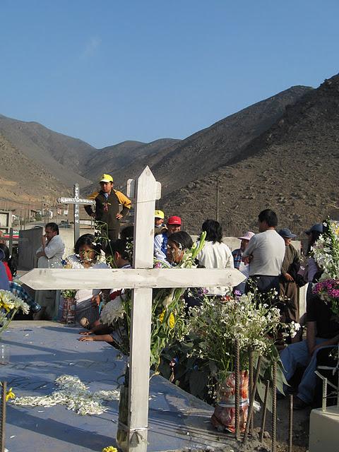 DIA DE LOS MUERTOS EN PERU II : EL CEMENTERIO (1ERA PARTE)