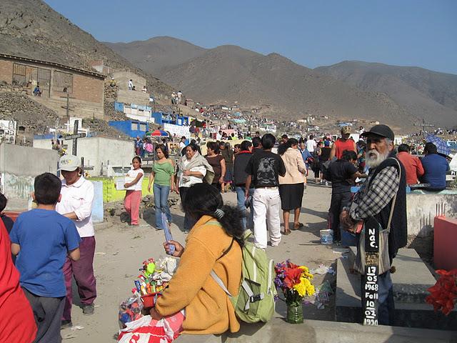 DIA DE LOS MUERTOS EN PERU II : EL CEMENTERIO (1ERA PARTE)