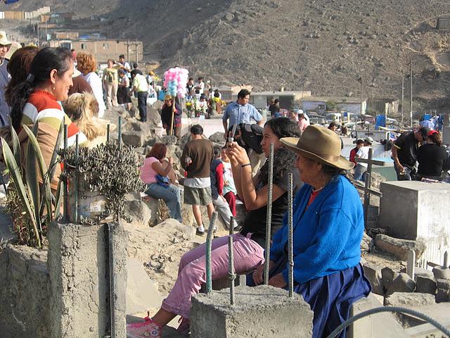 DIA DE LOS MUERTOS EN PERU II : EL CEMENTERIO (1ERA PARTE)