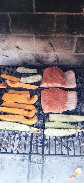 Salmón de Noruega a la Barbacoa con verduras