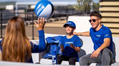 Ropa Yamaha Paddock Blue disponible en web online