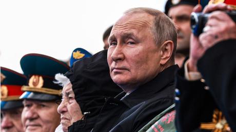 EL PELIGROSO BOTON NUCLEAR