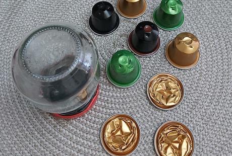 DIY-corona-navideña-capsulas-cafe