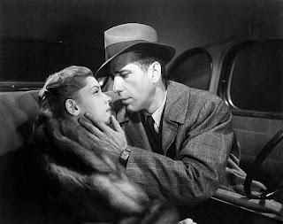 Humphrey Bogart y Lauren Bacall en Dashiell Hammett: Una mujer en la oscuridad