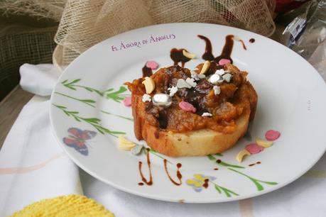 REBANADA DE BIZCOCHO CON CREMA DE CALABAZA Y CHOCOLATE
